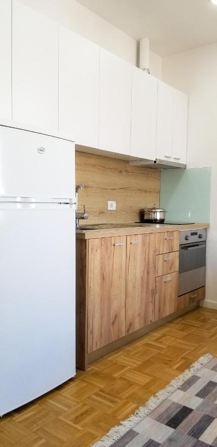City Center Cute And Comfy Apartment - Ajia Apartments Тирана Экстерьер фото