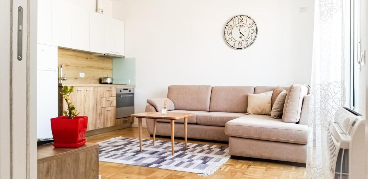 City Center Cute And Comfy Apartment - Ajia Apartments Тирана Экстерьер фото